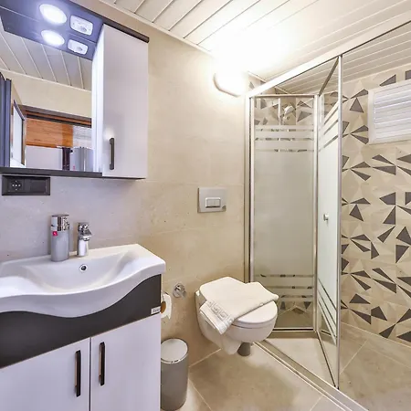 Apartment No 7 *